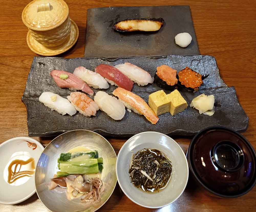 すし柳美の料理写真